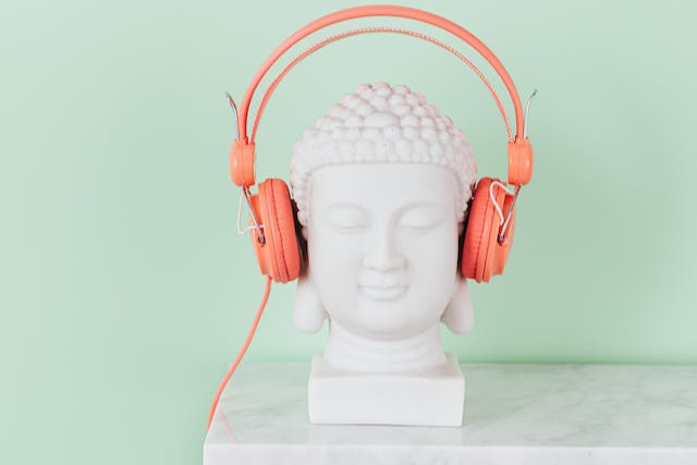 Grooving Brushstrokes: How Music Fuels My Artistic Flow
